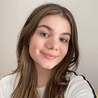 MARIANA TOSSUNIAN ESTEVAN